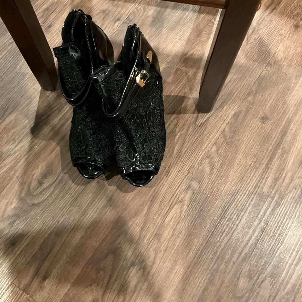 Getmorebeauty Elegant Black Lace Peep-Toe Booties